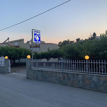 Leventis Apartments Roviész Kültér fotó