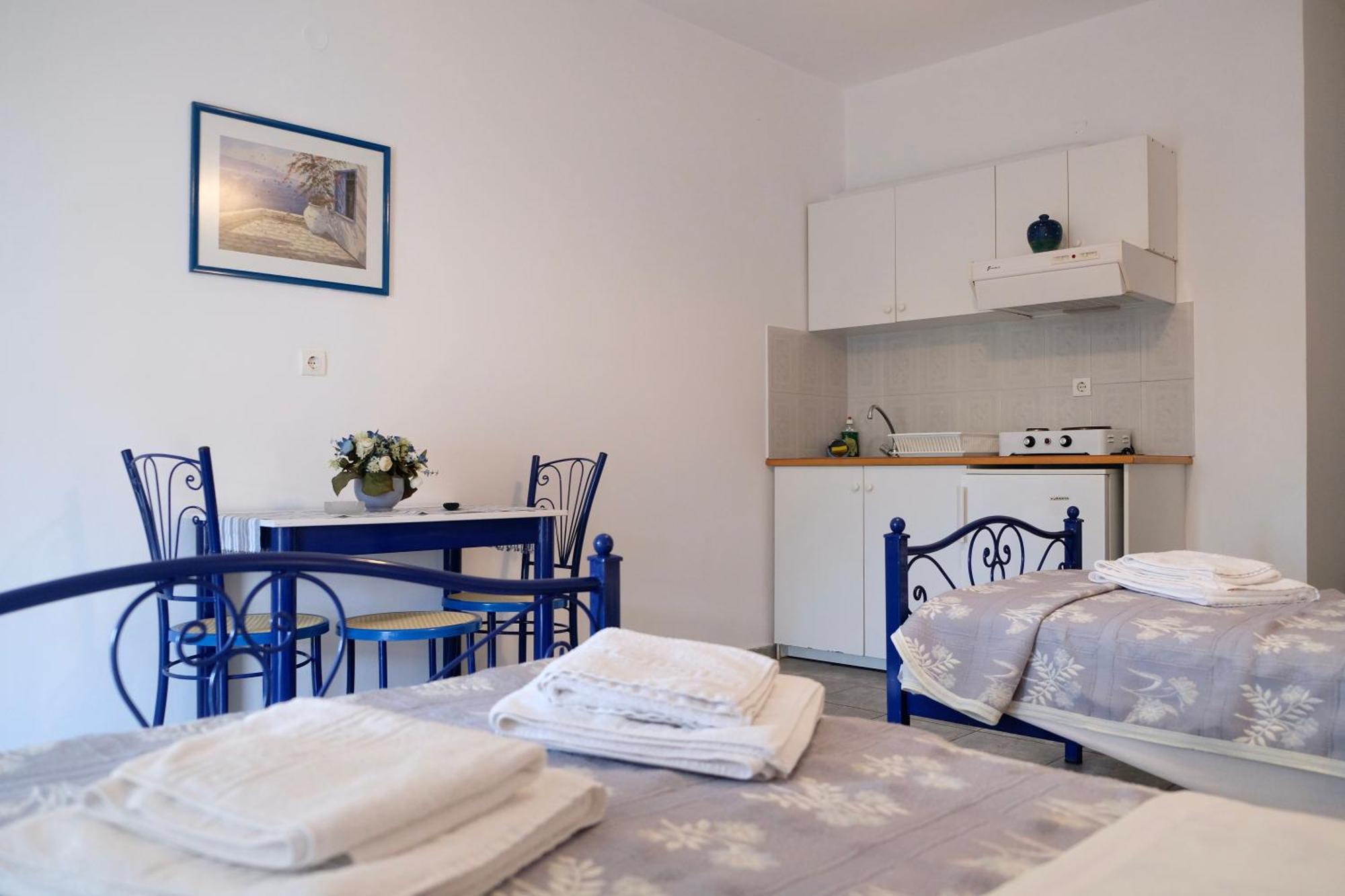 Leventis Apartments Roviész Kültér fotó