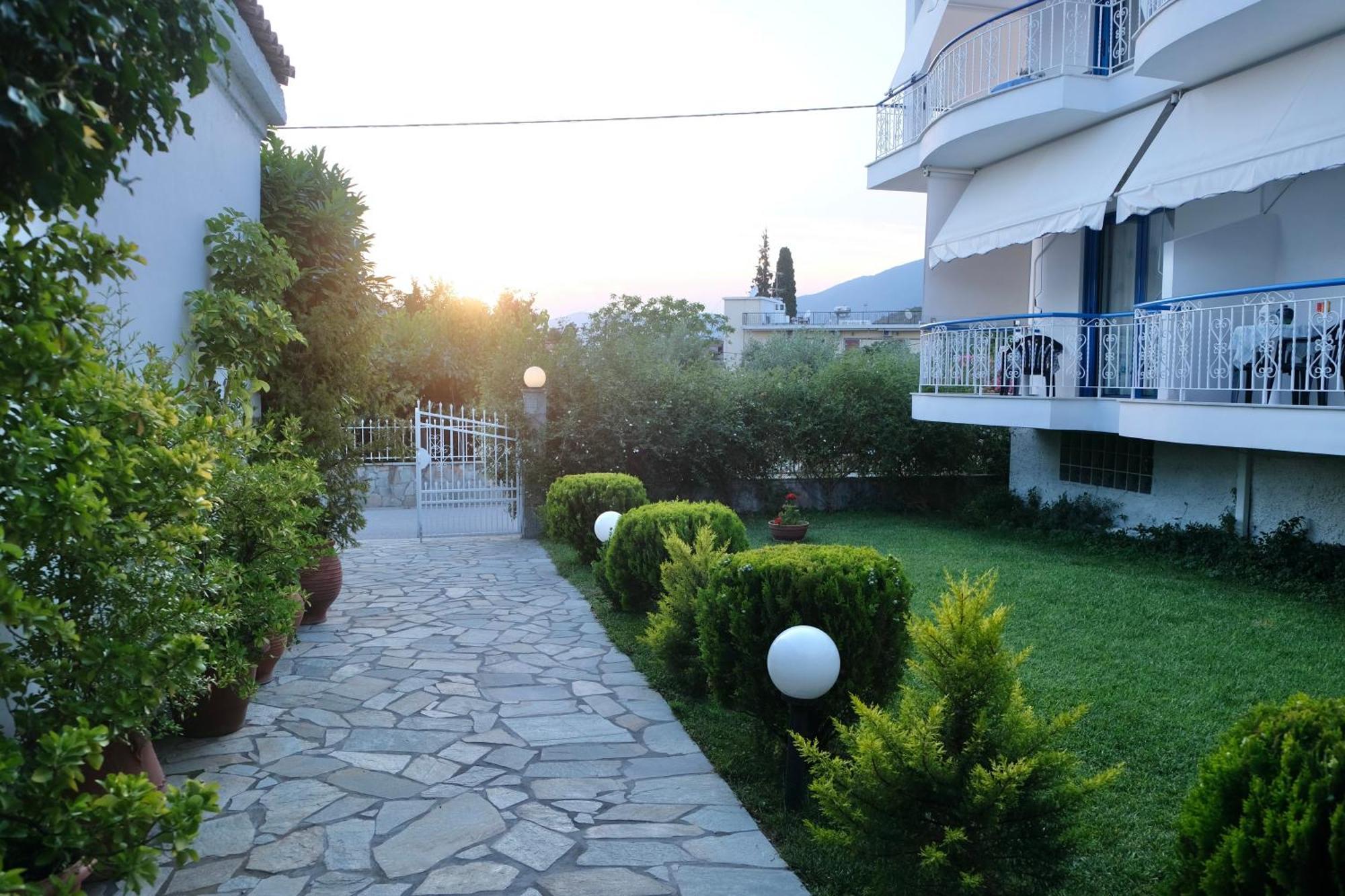 Leventis Apartments Roviész Kültér fotó