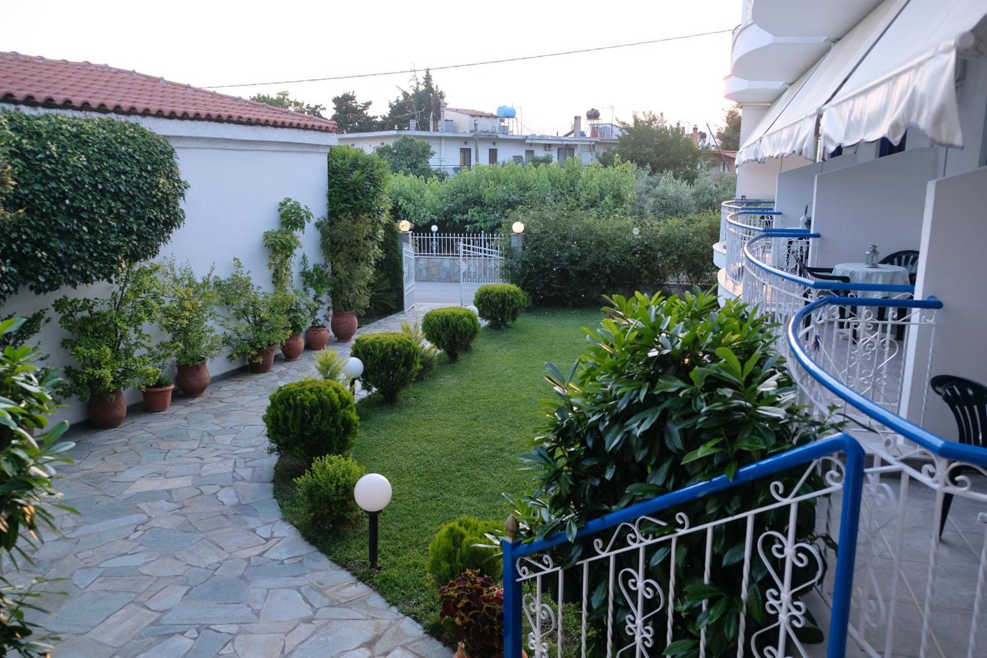 Leventis Apartments Roviész Kültér fotó